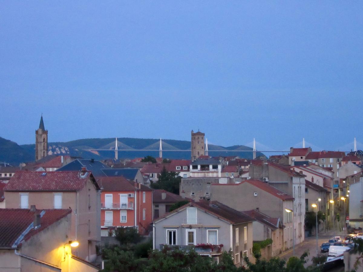 Logis Hotel Des Causses Millau Buitenkant foto