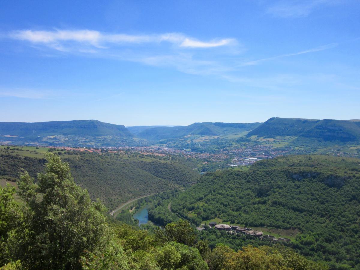 Logis Hotel Des Causses Millau Buitenkant foto